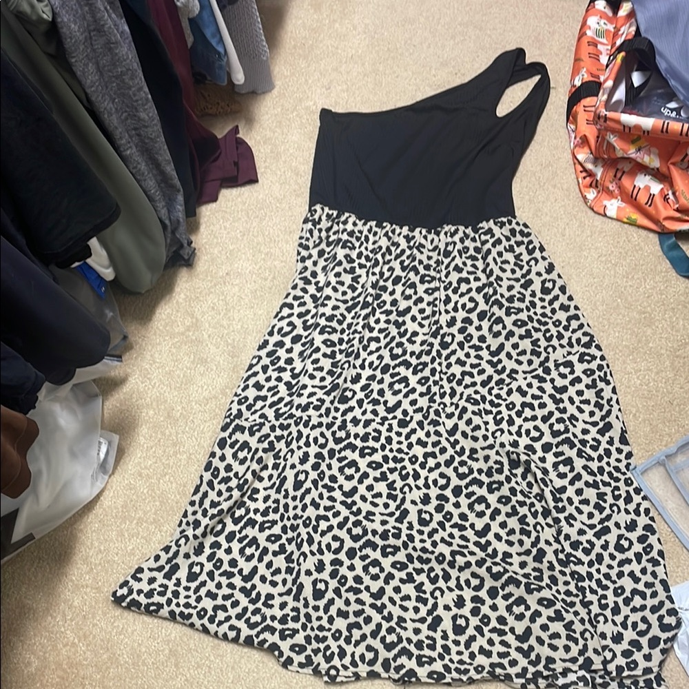 Black and leopard one shoulder dress size L